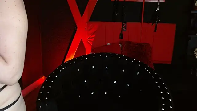 Naty slavedoll online show from 30, 1, 2025