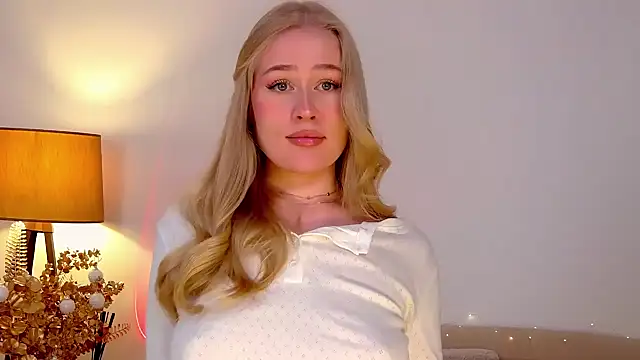 JuliaJaee online show from 10, 1, 2025