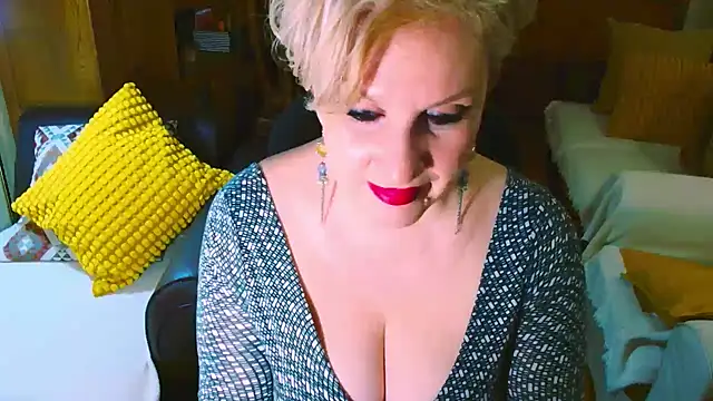 Snapshot of GattonaBiondona chatting on 28, 1, 2025 GattonaBiondona online show from 28, 1, 2025