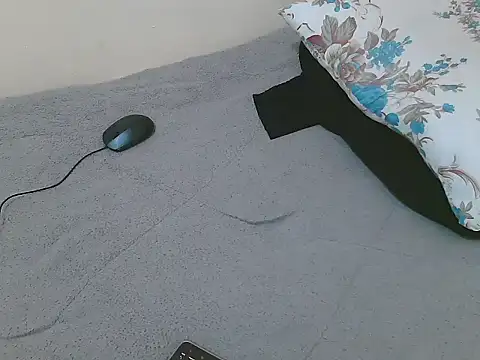 lella-0 online show from 10, 2, 2025