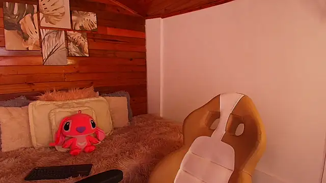 amber curly online show from 31, 10, 2025