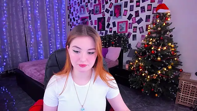 BellaTorne  online show from 20, 12, 2024