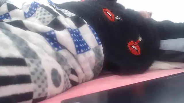 Snapshot of naughthyany16 chatting on 17, 11, 2025 naughthyany16 online show from 17, 11, 2025