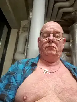 Snapshot of andrejoyfull64 chatting on 20, 5, 2026 andrejoyfull64 online show from 20, 5, 2026