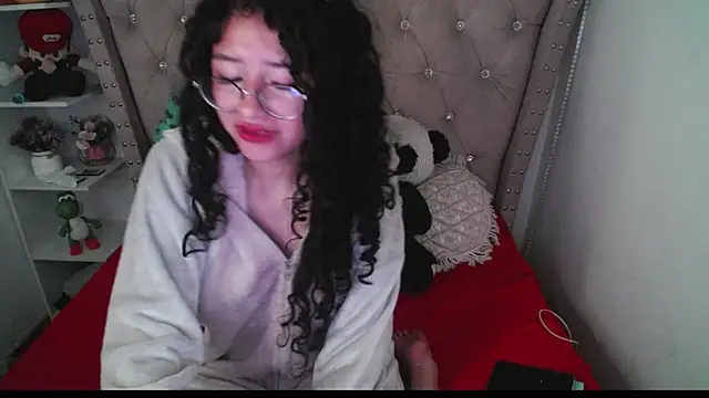 CherieCurl online show from 3, 12, 2025