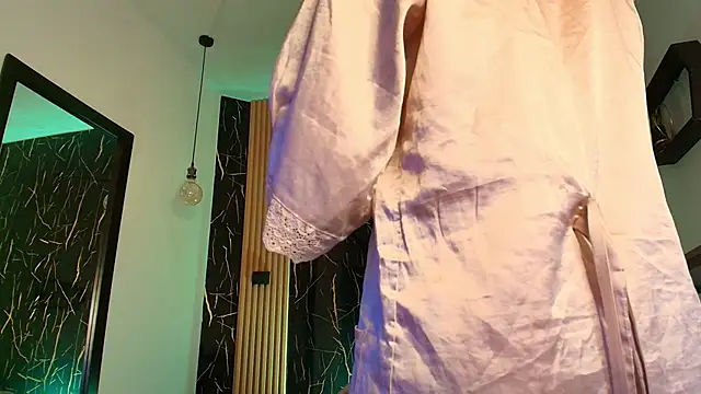 Bella salvatore online show from 5, 4, 2026