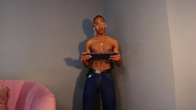 Snapshot of Ethan_Fox11 chatting on 24, 2, 2025 Ethan Fox11 online show from 24, 2, 2025