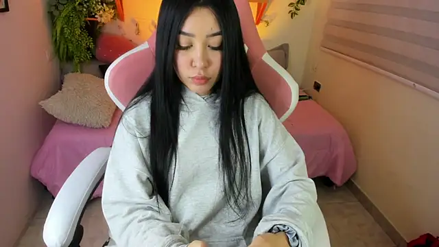 Starliee   online show from 24, 10, 2025