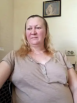 blondyaguar online show from 12, 9, 2025