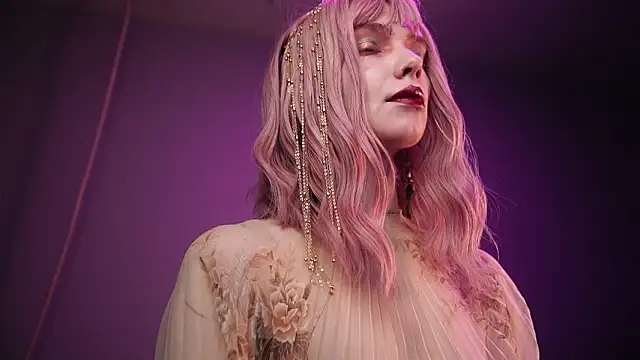 ginger hugs online show from 9, 3, 2026