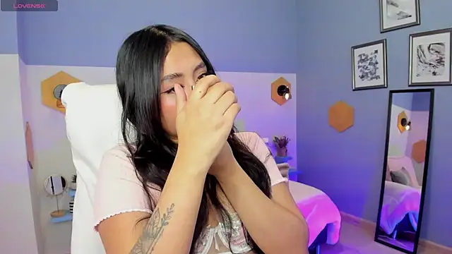 Snapshot of Chloe_fischer_ chatting on 26, 11, 2025 Chloe fischer online show from 26, 11, 2025