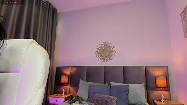 Chloe fischer  online show from 7, 7, 2026