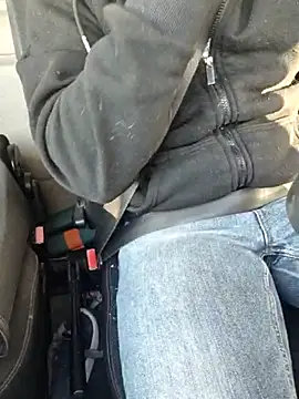 Snapshot of justepourvousbb chatting on 4, 3, 2025 justepourvousbb online show from 4, 3, 2025