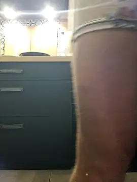 Snapshot of justepourvousbb chatting on 23, 10, 2025 justepourvousbb online show from 23, 10, 2025