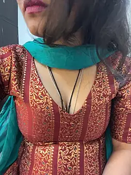 Snapshot of Spicy_sari_girl chatting on 10, 12, 2024 Spicy sari girl online show from 10, 12, 2024