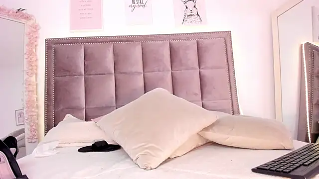 Kimm khalifa online show from 17, 1, 2025