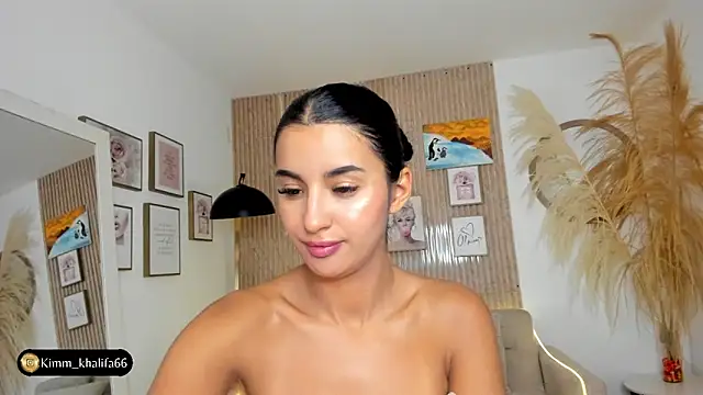 Kimm khalifa online show from 25, 1, 2025