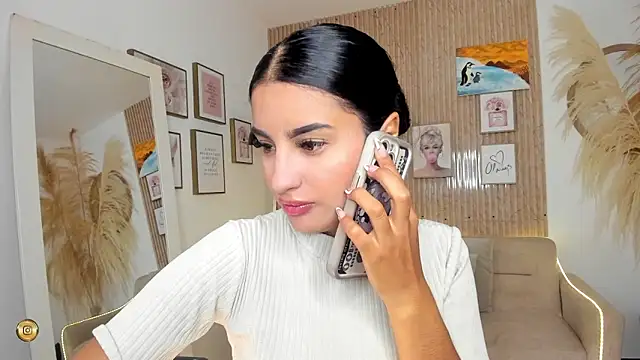 Kimm khalifa online show from 25, 1, 2025