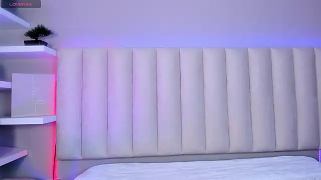 Snapshot of Sally__Walker chatting on 7, 11, 2025 Sally Walker online show from 7, 11, 2025