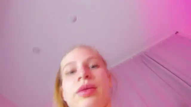 Snapshot of Elis_Fox chatting on 4, 3, 2025 Elis Fox online show from 4, 3, 2025