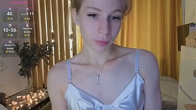 Snapshot of Elis_Fox chatting on 12, 10, 2025 Elis Fox online show from 12, 10, 2025