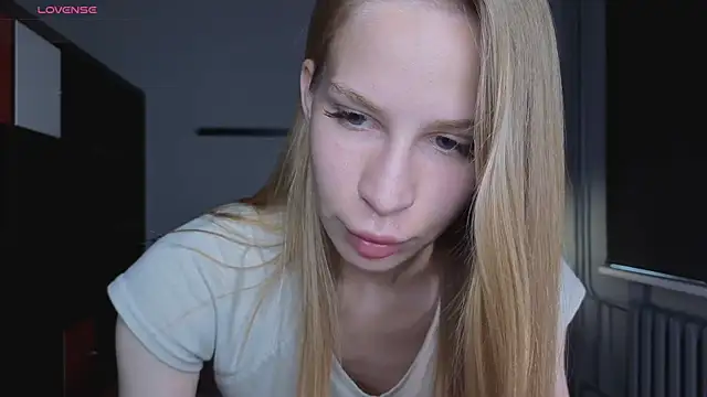 Snapshot of Elis_Fox chatting on 23, 6, 2026 Elis Fox online show from 23, 6, 2026