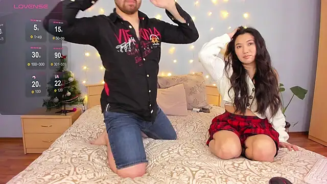 NikkiNSerdron online show from 17, 12, 2024