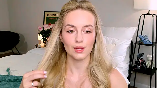 RozzitaBedberry online show from 24, 9, 2025