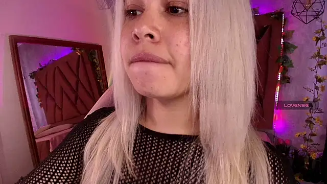 Haelycute online show from 10, 9, 2025