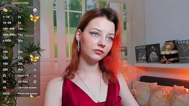 pretty little thing online show from 3, 3, 2025