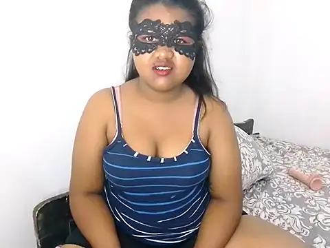 Snapshot of Sexy--queen1 chatting on 19, 2, 2025 Sexy--queen1 online show from 19, 2, 2025