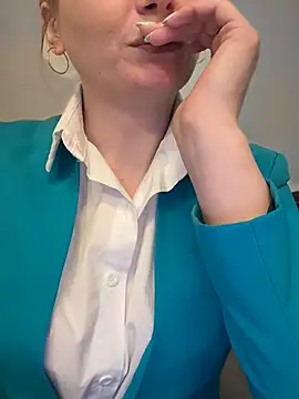 Crazy-Rosa online show from 1, 2, 2025