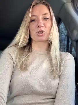 Snapshot of Crazy-Rosa chatting on 12, 11, 2025 Crazy-Rosa online show from 12, 11, 2025