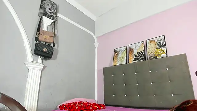 sexy-luna-star-ts online show from 9, 1, 2026