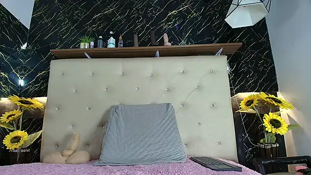 Alexa Smith   online show from 7, 10, 2025