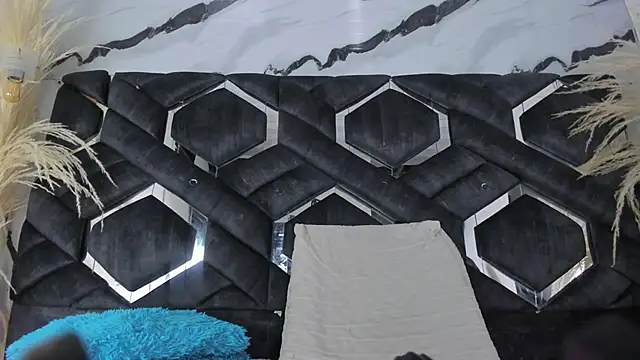 Alexa Smith   online show from 4, 12, 2025