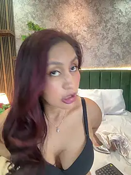 MonicaMoret online show from 28, 5, 2026