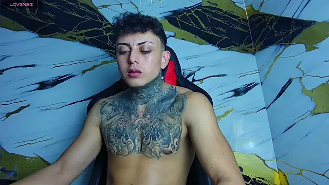 Kevin22 222 online show from 4, 3, 2025