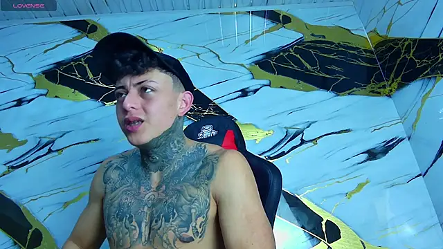 Kevin22 222 online show from 19, 3, 2025