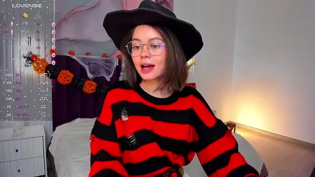 Kelly Cuutie online show from 26, 10, 2025