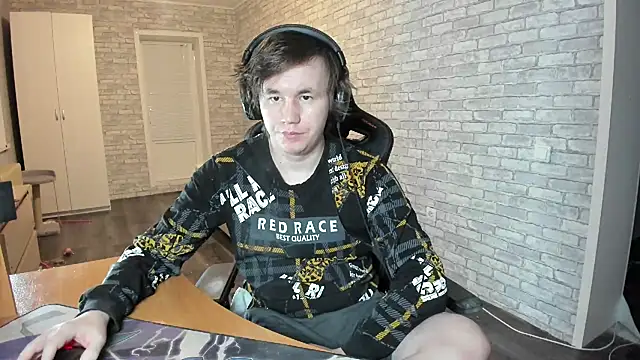 iliaskrislove online show from 10, 3, 2025