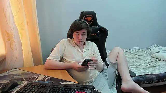 iliaskrislove online show from 15, 9, 2025