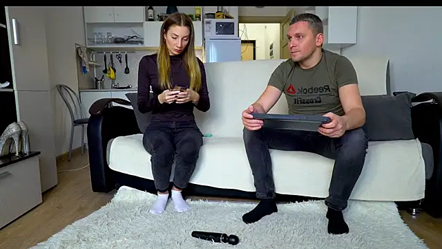 Snapshot of littlesweettifany chatting on 28, 10, 2025 littlesweettifany online show from 28, 10, 2025