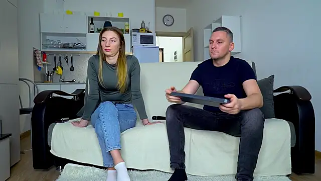 Snapshot of littlesweettifany chatting on 13, 11, 2025 littlesweettifany online show from 13, 11, 2025