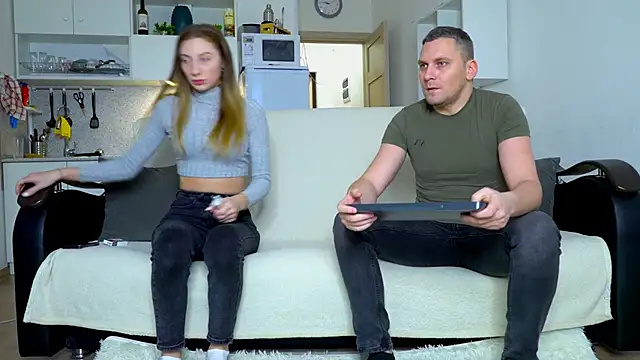 littlesweettifany online show from 4, 12, 2025