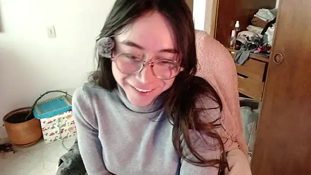 Snapshot of emily_pearl_ chatting on 15, 1, 2026 emily pearl online show from 15, 1, 2026