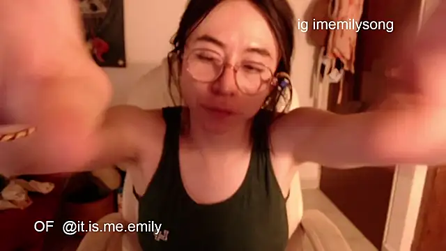 Snapshot of emily_pearl_ chatting on 2, 3, 2026 emily pearl online show from 2, 3, 2026