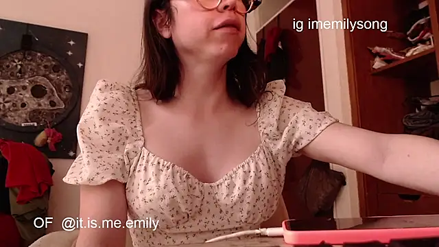 Snapshot of emily_pearl_ chatting on 12, 3, 2026 emily pearl online show from 12, 3, 2026