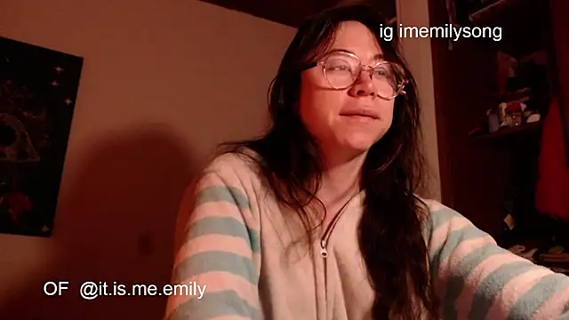 Snapshot of emily_pearl_ chatting on 1, 5, 2026 emily pearl online show from 1, 5, 2026