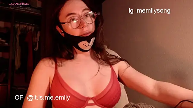 Snapshot of emily_pearl_ chatting on 9, 6, 2026 emily pearl online show from 9, 6, 2026